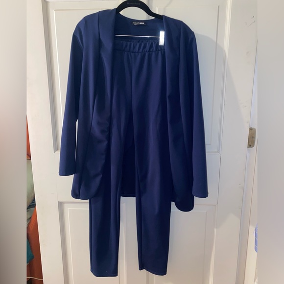 Fashion Nova Navy Suite Set - Picture 7 of 7